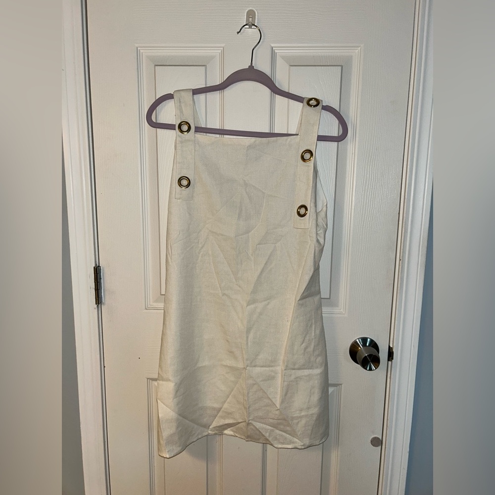 My mom purchased this mini dress but has never worn it 👗